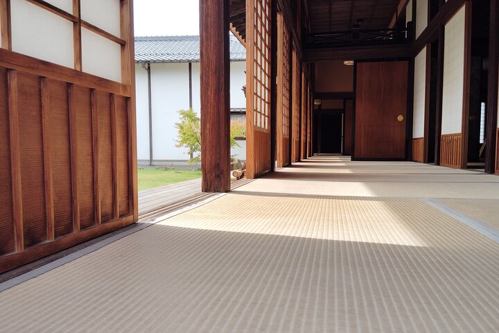 Shiga: Future World Heritage Site Hikone Castle Guided Tour