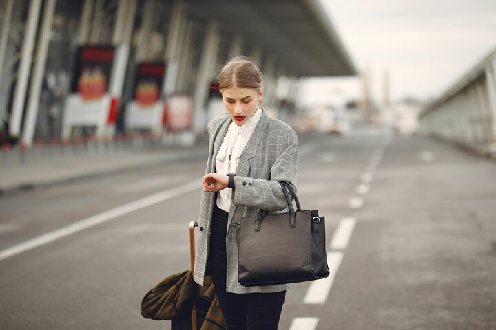 Hurghada Airport Transfer Safe Private Ride by Female Driver