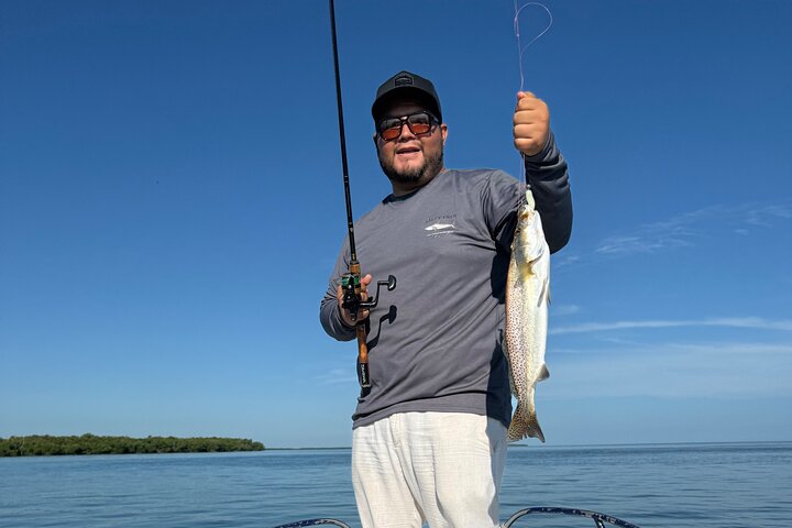 Full Day Tour with Fishing and Snorkeling from Holbox