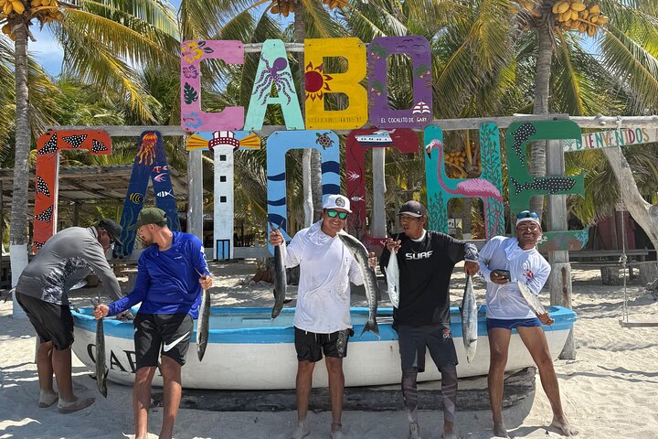 Full Day Tour with Fishing and Snorkeling from Holbox