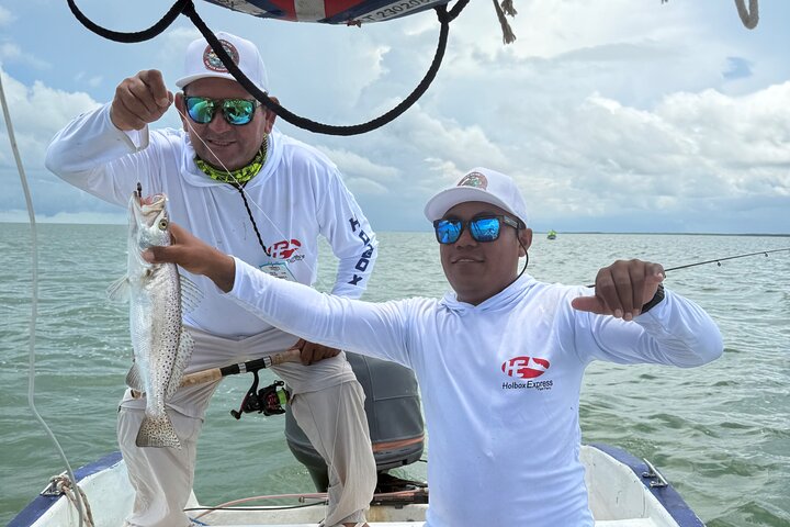 Full Day Tour with Fishing and Snorkeling from Holbox