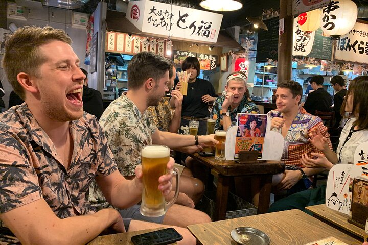 Shiga: Hikone Bar-Hopping Tour with Local Food and Drinks