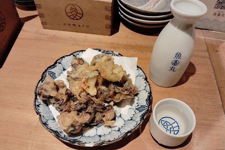 Shiga: Hikone Bar-Hopping Tour with Local Food and Drinks