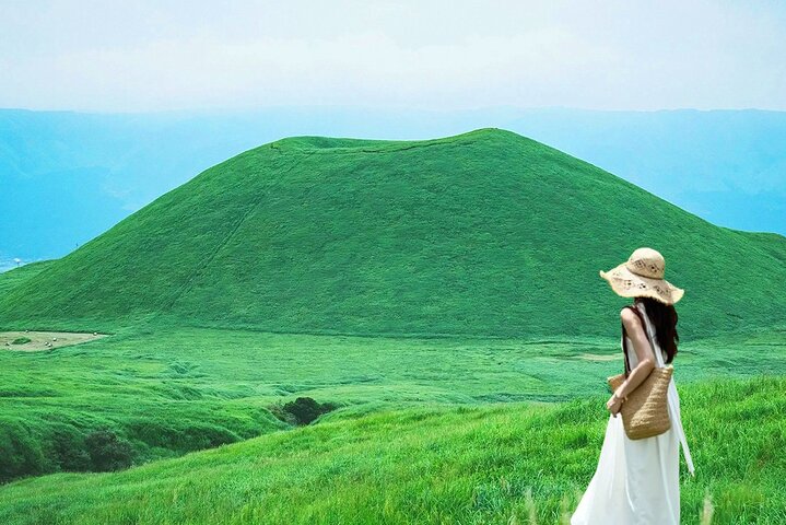 Fukuoka: Mt.Aso, Miyazaki, Takachiho Gorge with Beef Lunch Tour