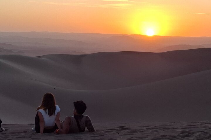 Premium Paracas & Huacachina Day Trip from Lima with Sunset Toast