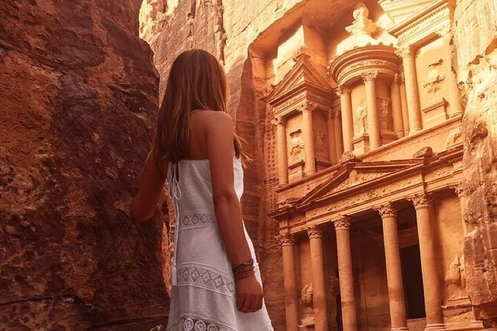 Private Full-Day Petra Tour with Return Transfer from Dead Sea