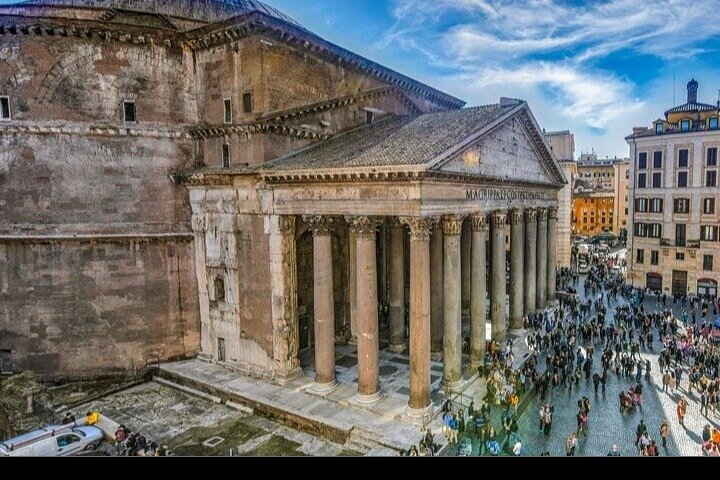 Skip the line with exclusive entrance to the Pantheon