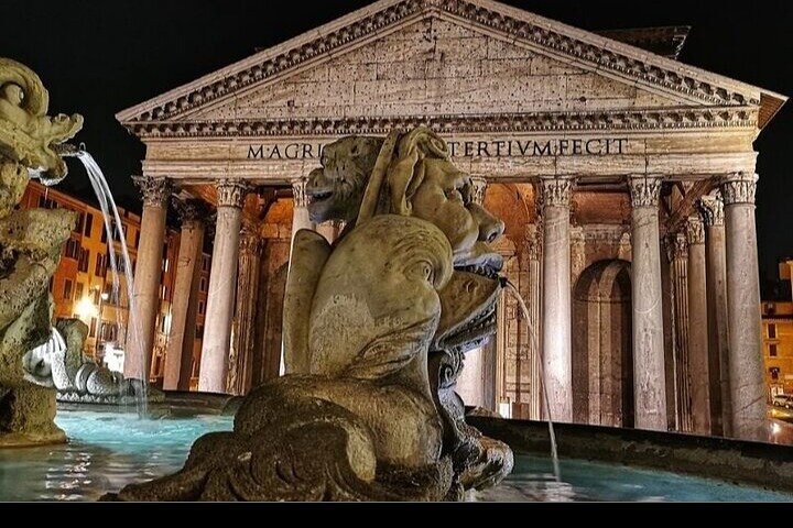 Skip the line with exclusive entrance to the Pantheon