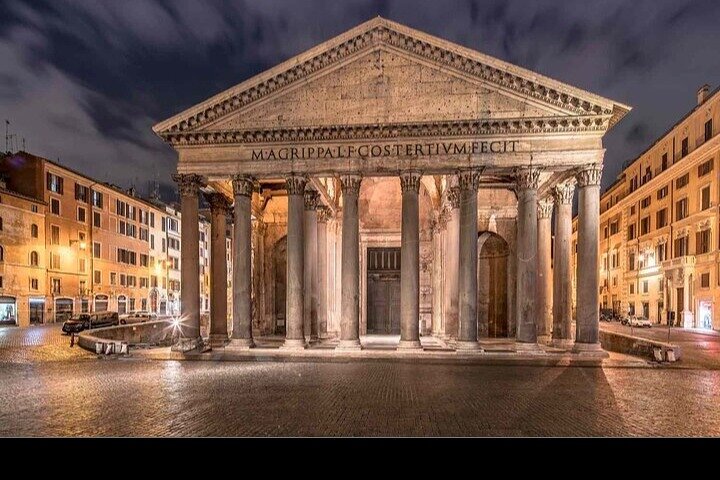 Skip the line with exclusive entrance to the Pantheon