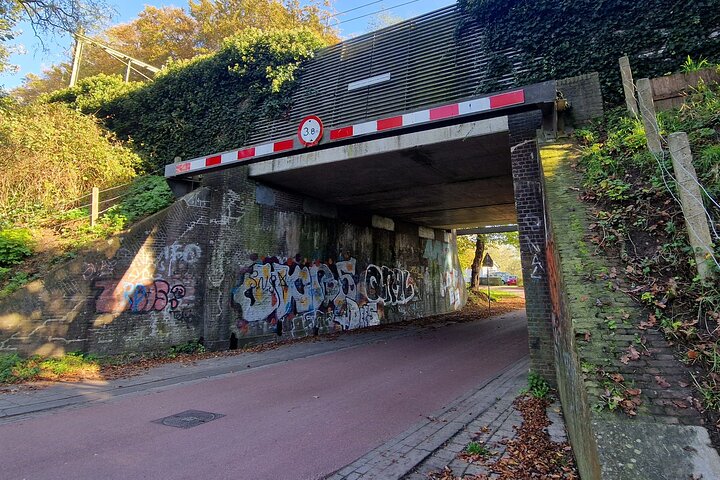 Private Guided Battle of Arnhem Tour group bookings 4 to 8 people