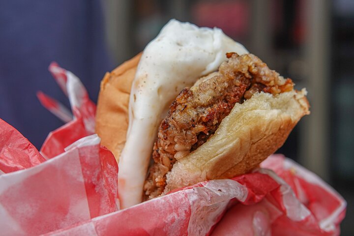 Cincinnati Historic Centre Food Tour with 6 Authentic Dishes