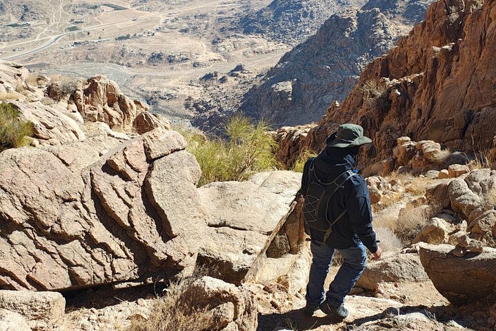 Full-Day Tour from Tabuk: Split Rock of Horeb & Mount Sinai