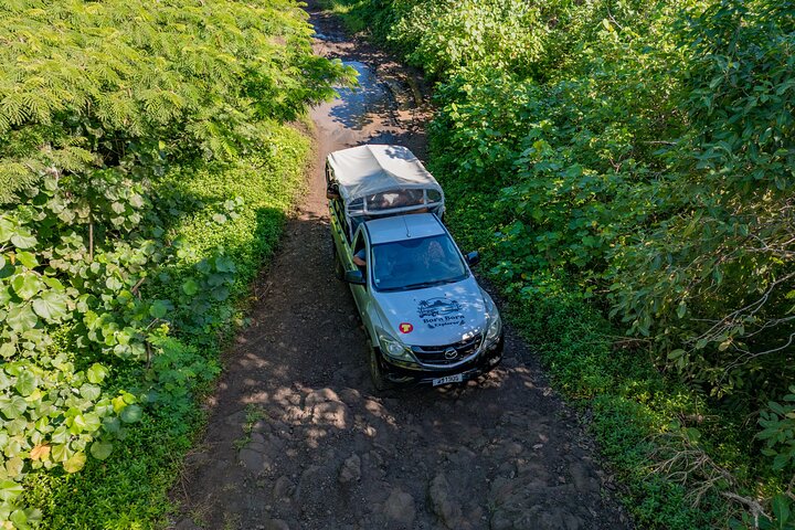 Bora Bora: Half Day Island 4WD Guided Tour