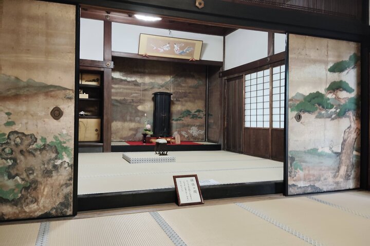 Shiga: Omi-Hachiman Heritage Tour with Optional Omi Beef