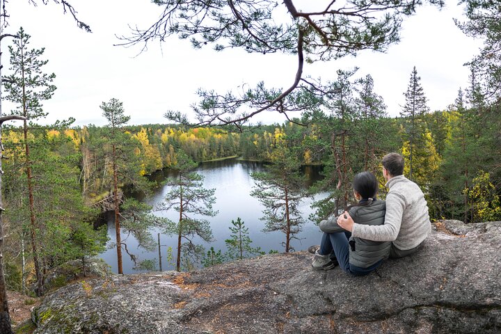 Helsinki: Nuuksio National park hiking with campfire lunch