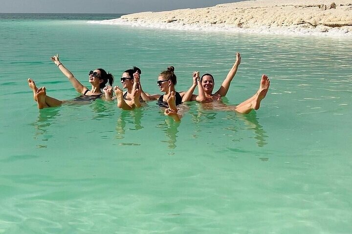 Jerash and Dead Sea with Resort Access & Lunch