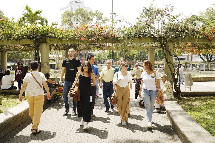 Explore Pereira; History, Gastronomy, coffee and cable car