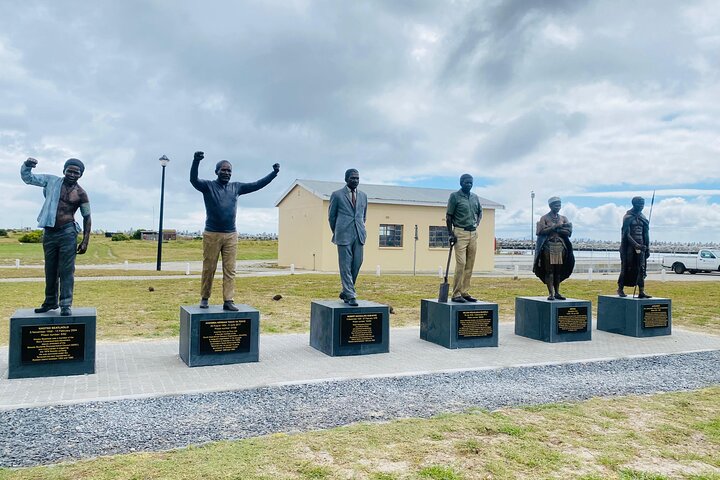 Robben Island Ferry Ticket &Guided Prison Tour with Pick-up& back