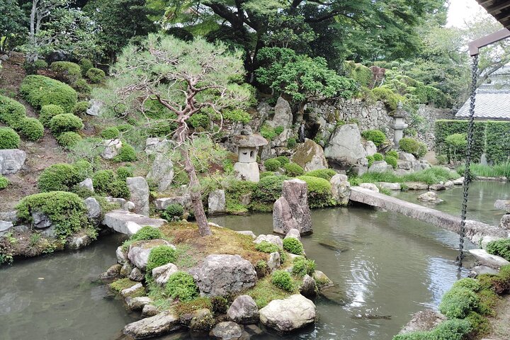 Shiga: Sakamoto Walking Tour of Stone Walls Faith and History
