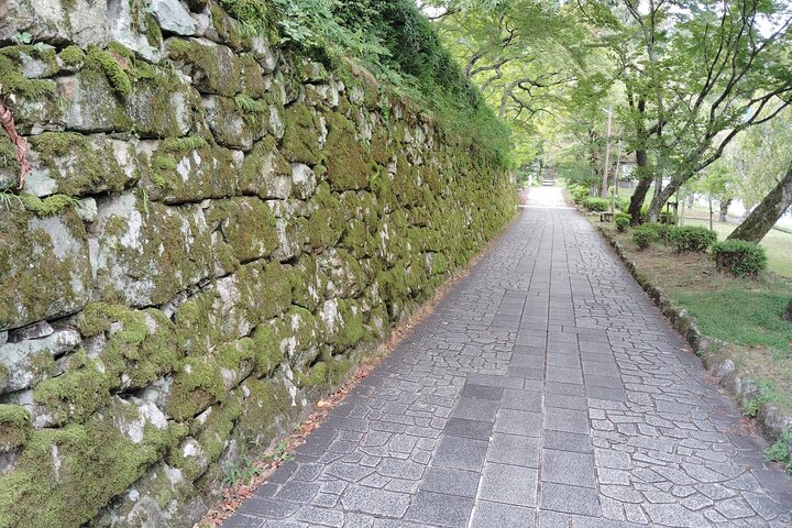 Shiga: Sakamoto Walking Tour of Stone Walls Faith and History
