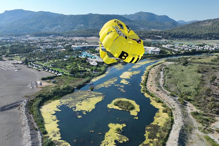 Sarıgerme Parasailing Flight