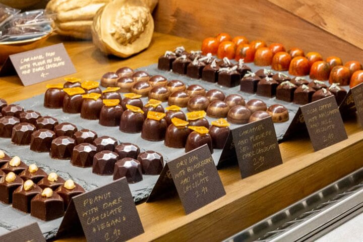 Swiss Experience: Chocolate Tasting and City Tour of Basel