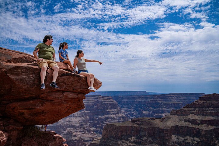 Grand Canyon West, Hoover Dam Stop,Wi-Fi,Optional Lunch & Skywalk