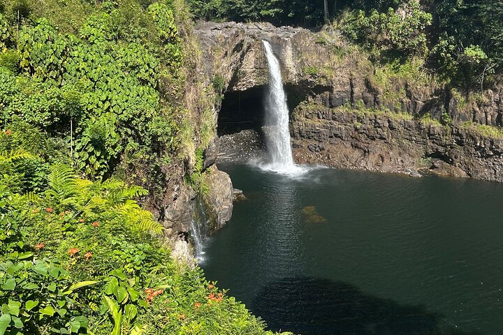 Big Island Scenic Tour: Volcano Hilo Town Waterfall Beach & Lunch
