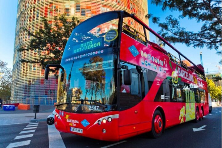 Barcelona Attraction Pass with Hop On Bus, La Sagrada Familia