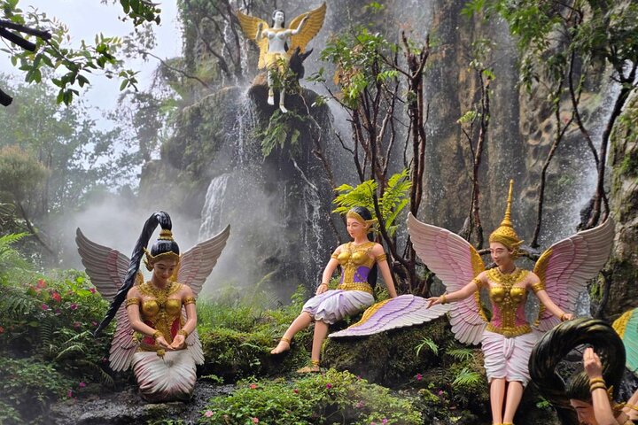 Customizable Private Day Tour of Chiang Rai Highlights