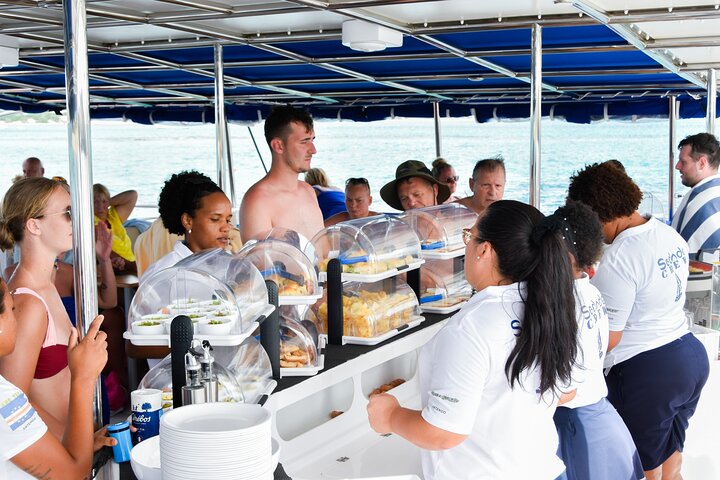 Boa Vista Catamaran Tour: All Inclusive Bay Cruise