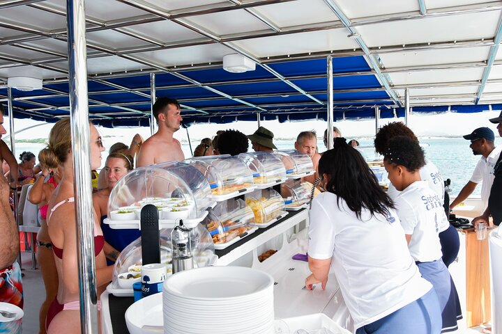 Boa Vista Catamaran Tour: All Inclusive Bay Cruise