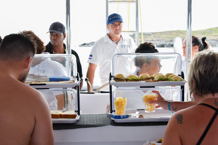 Boa Vista Catamaran Tour: All Inclusive Bay Cruise