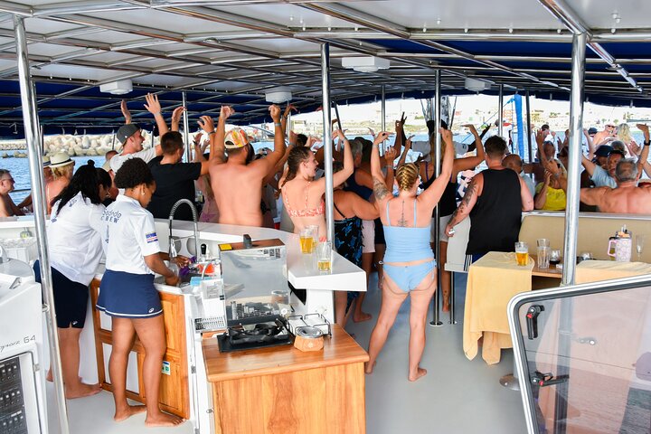 Boa Vista Catamaran Tour: All Inclusive Bay Cruise