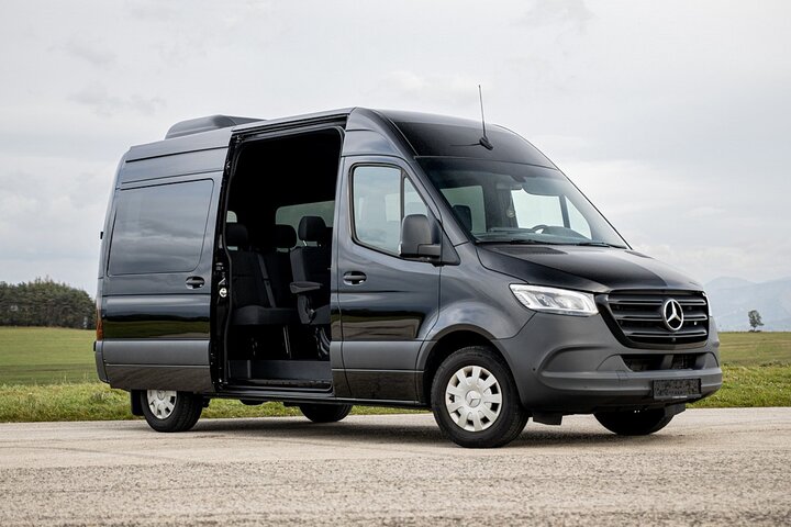 PrivaeTransfer from Vienna to Salzburg with sightseeing stop