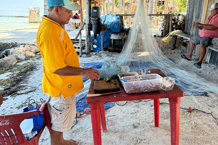 Private Fishing Tour in Holbox Island with Lunch and Pick up