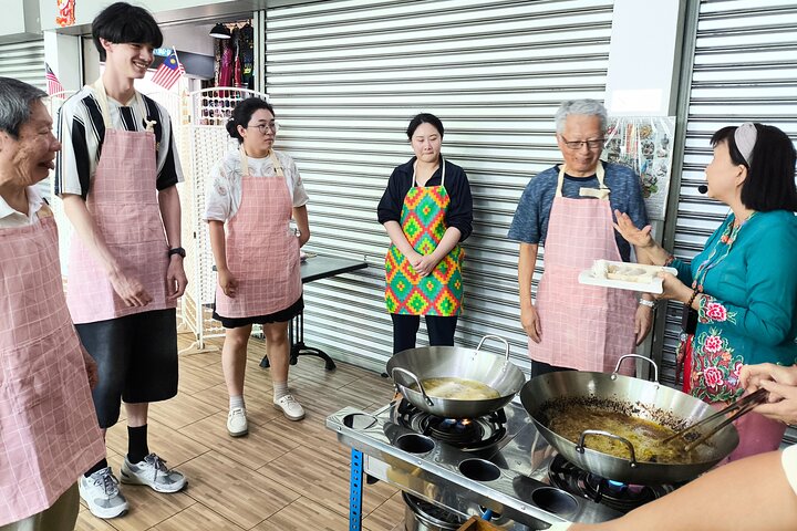 Penang Cooking Class:Dive into Malaysian Cuisine with PenangChiak