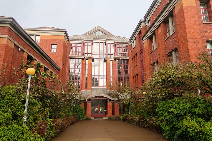 University of Oregon Scavenger Hunt and Escape Game