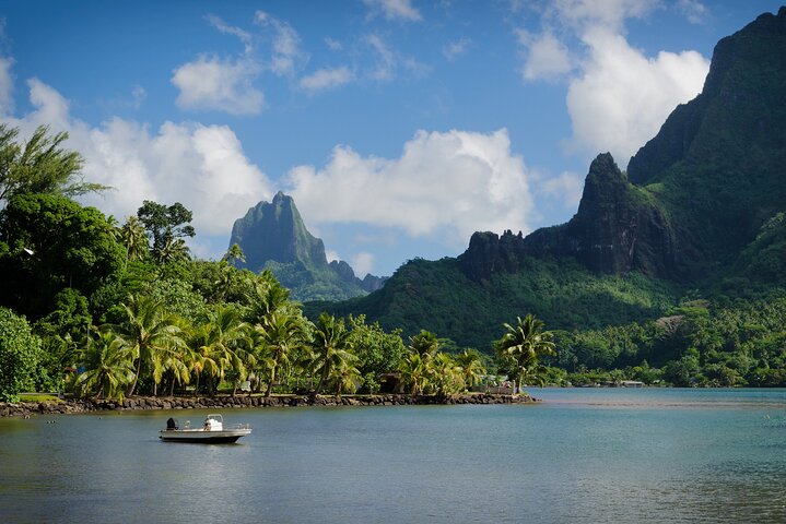 Huahine Private Shore Tour: Fare, Maeva & Island Flavors