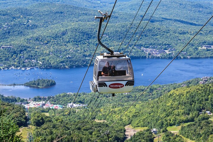 Private Transfer To Montreal YUL Airport From Mont-Tremblant