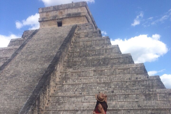 Mérida: Maya Train, Chichén Itzá, Izamal & Cenote Tour with Lunch