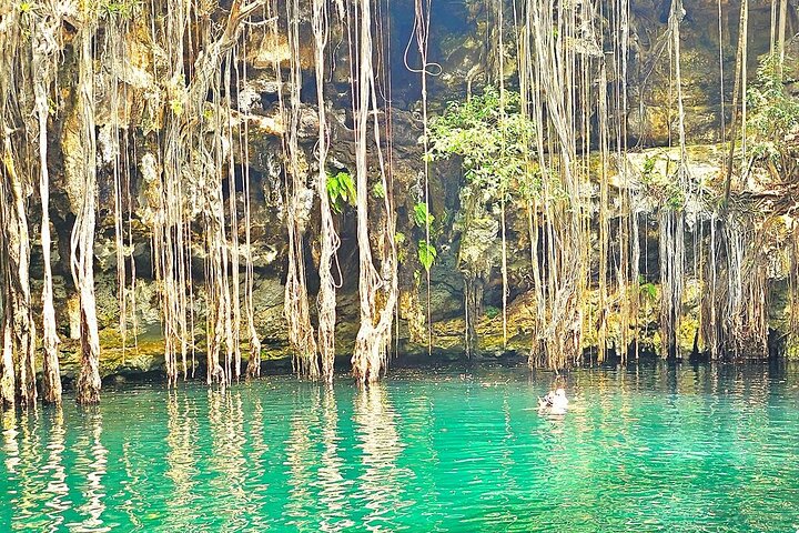 Mérida: Maya Train, Chichén Itzá, Izamal & Cenote Tour with Lunch