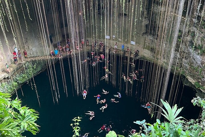 Mérida: Maya Train, Chichén Itzá, Izamal & Cenote Tour with Lunch