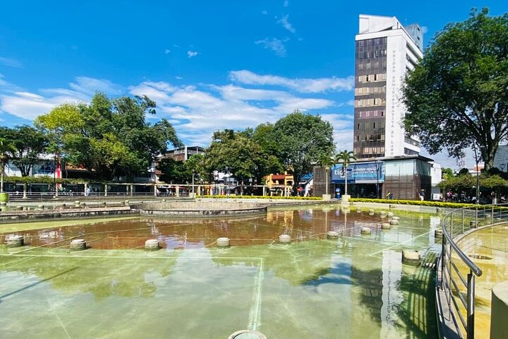 Explore Pereira; History, Gastronomy, coffee and cable car