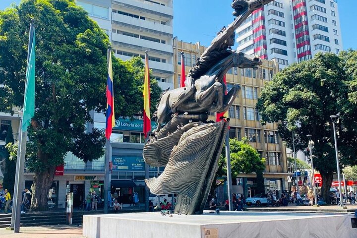 Explore Pereira; History, Gastronomy, coffee and cable car