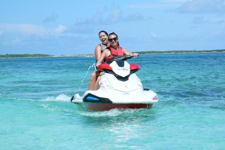 Nassau Swimming Pigs: Snorkeling, Lunch & Private Beach Club