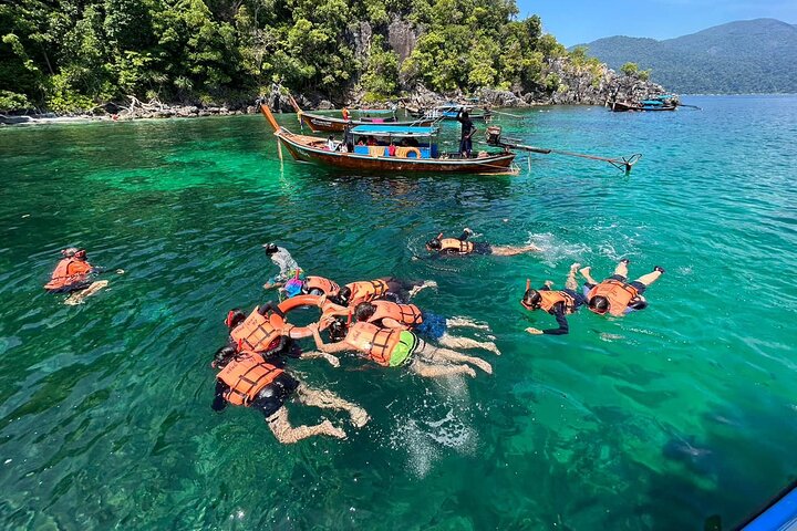 Koh Lipe Unseen 7 Islands Day Tour by Private Longtail Boat