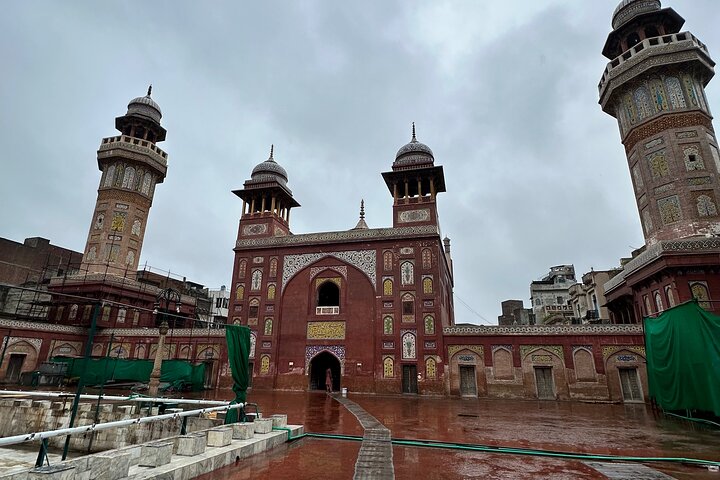 Private Lahore Full Day Sightseeing Tour