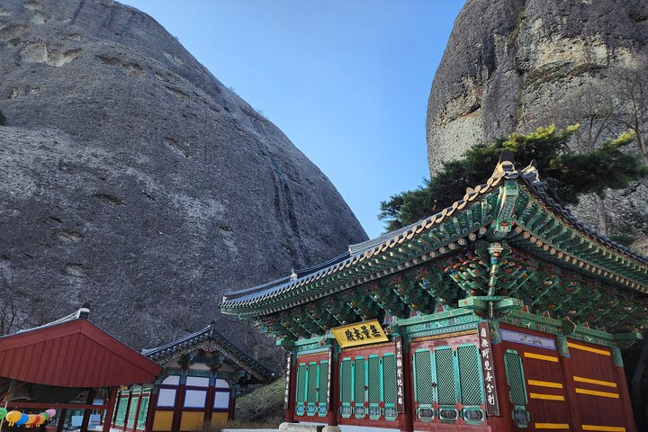 Jeonju Hanok Village and Maisan Tapsa Temple Day Tour From Seoul