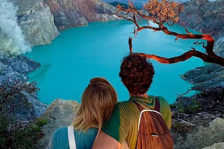 From Banyuwangi or Bali Sunrise Ijen Vulcano Hiking All Inclusive